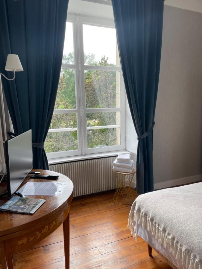 Hotel Du Chateau De Quineville Exterior photo
