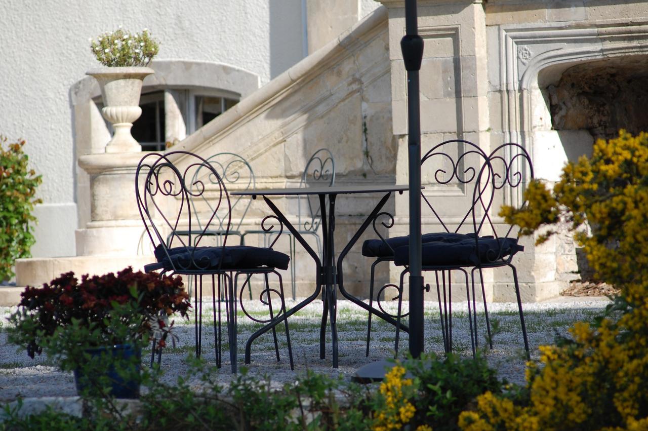 Hotel Du Chateau De Quineville Exterior photo